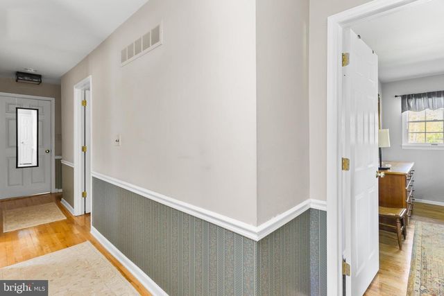 20 JEFFREY LN, East Windsor, NJ 08520