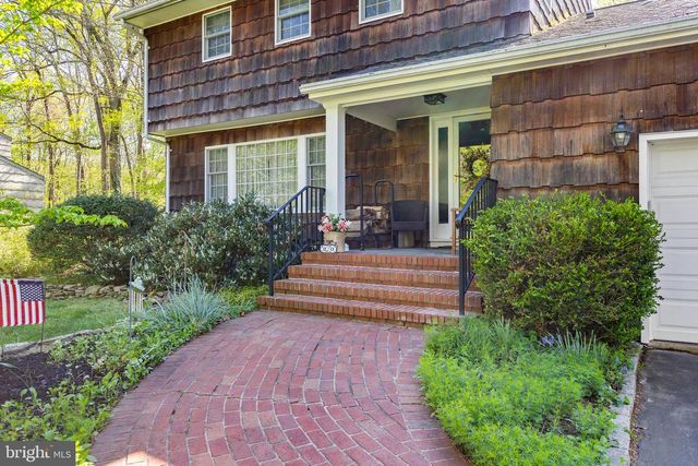 20 JEFFREY LN, East Windsor, NJ 08520