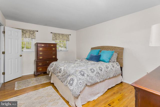 20 JEFFREY LN, East Windsor, NJ 08520