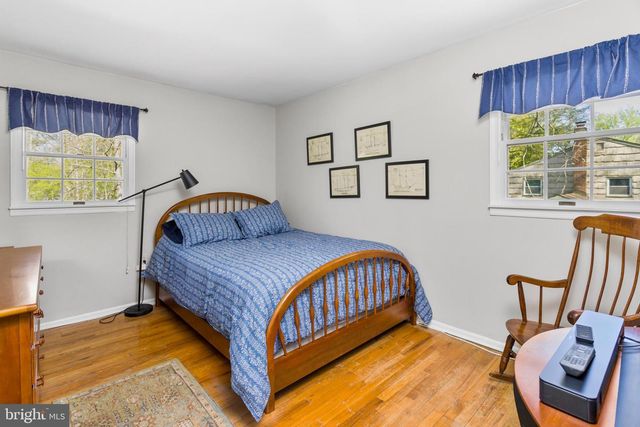 20 JEFFREY LN, East Windsor, NJ 08520