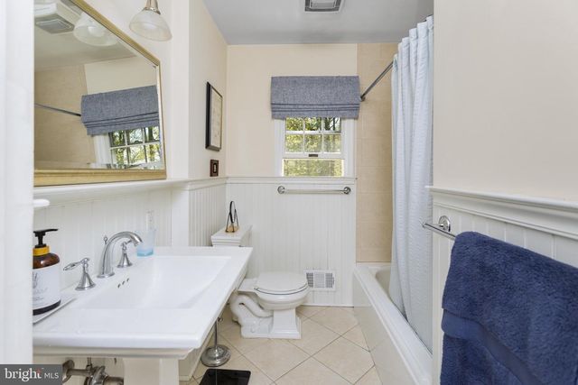 20 JEFFREY LN, East Windsor, NJ 08520