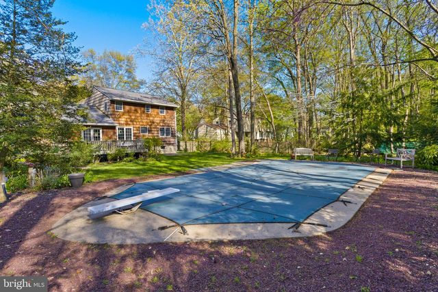 20 JEFFREY LN, East Windsor, NJ 08520