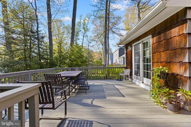 20 JEFFREY LN, East Windsor, NJ 08520