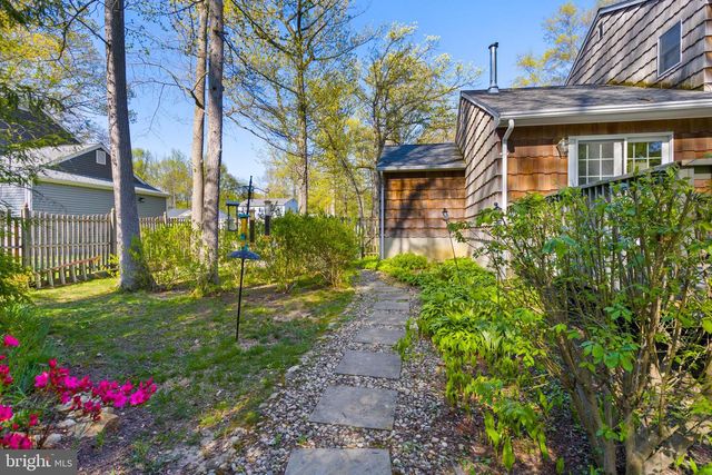 20 JEFFREY LN, East Windsor, NJ 08520