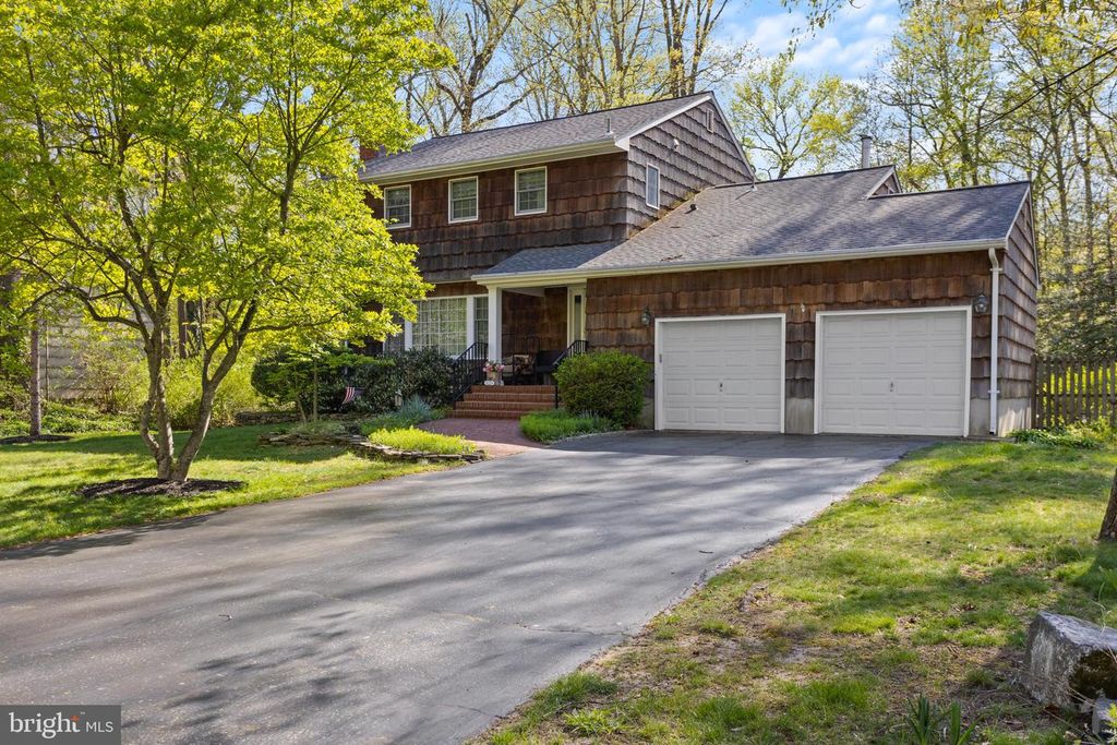 20 JEFFREY LN, East Windsor, NJ 08520