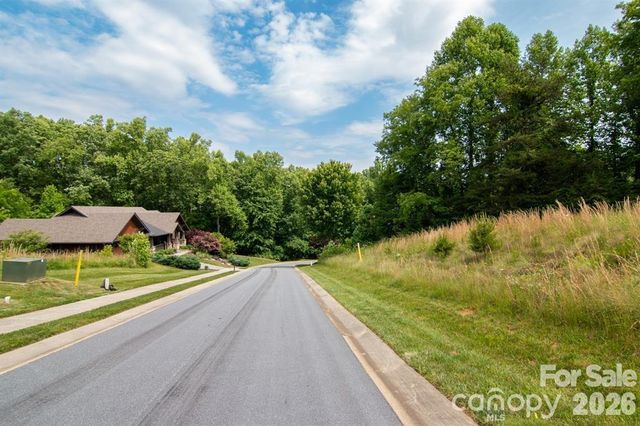 35 Cottage Settings Lane, Black Mountain, NC 28711