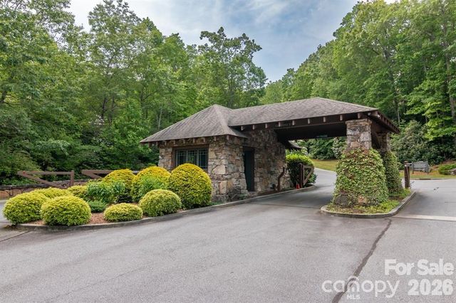 35 Cottage Settings Lane, Black Mountain, NC 28711