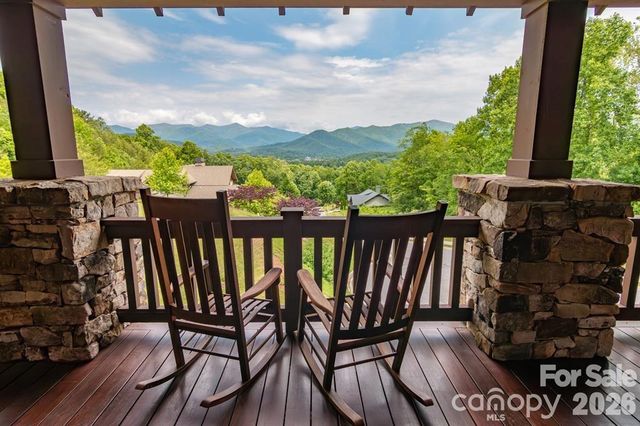 35 Cottage Settings Lane, Black Mountain, NC 28711