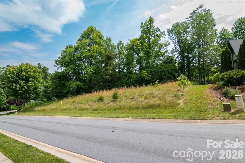 35 Cottage Settings Lane, Black Mountain, NC 28711