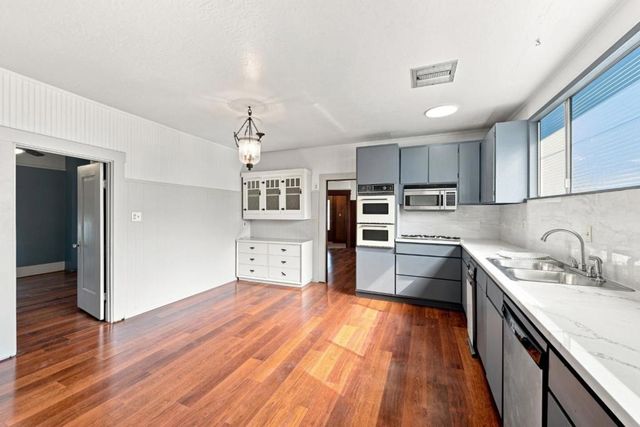 212 E Rincon Avenue, Campbell, CA 95008