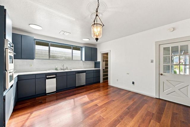 212 E Rincon Avenue, Campbell, CA 95008