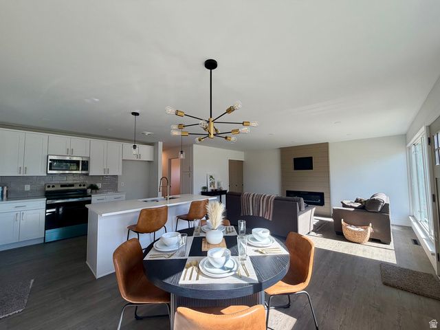 1028 N NOCTURNE DR, Salt Lake City, UT 84116