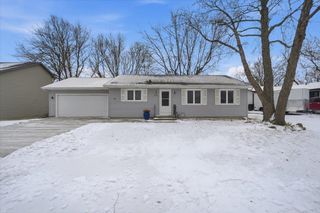 2718 Ryan Dr Drive, Cedar Falls, IA 50613