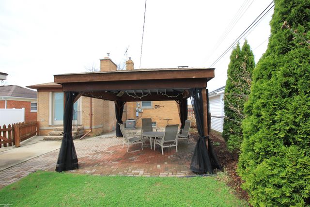 31116 Angeline Court, Saint Clair Shores, MI 48082