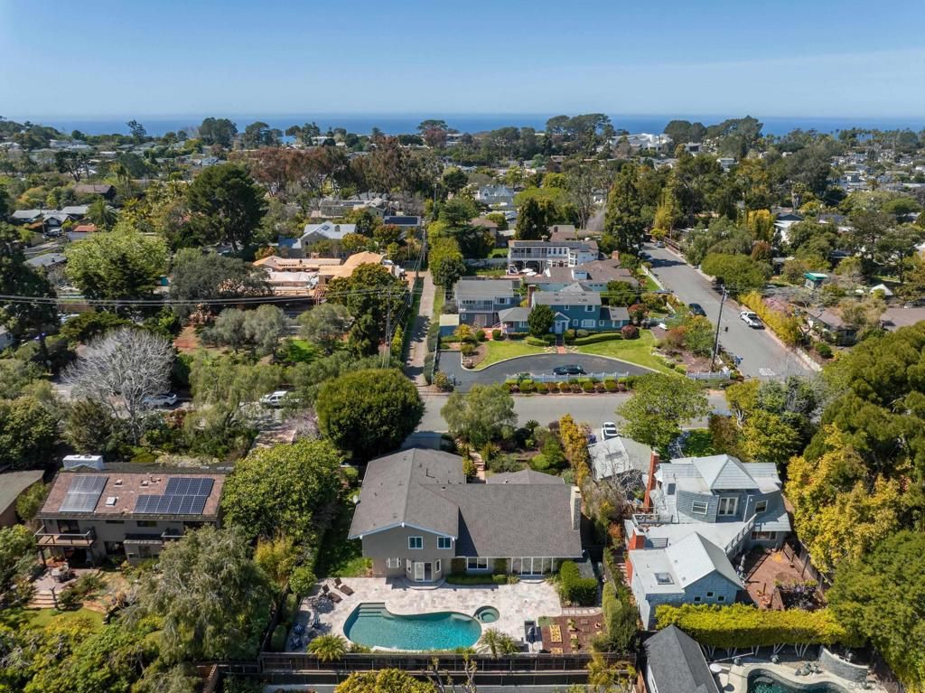 Image 36 of property listing at 675 Silvergate Ave, San Diego, CA 92106