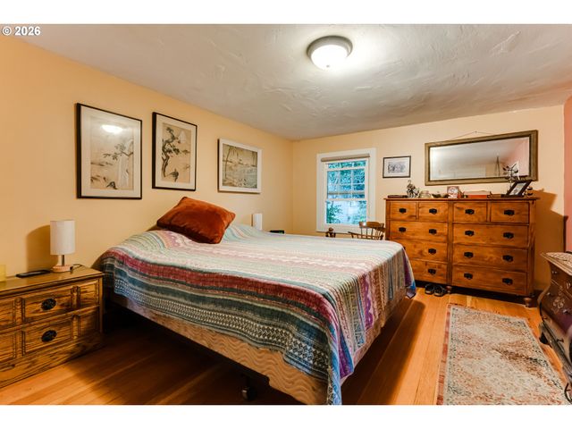 3374 LOMA LINDA Dr, Eugene, OR 97405