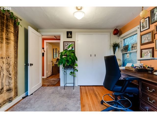 3374 LOMA LINDA Dr, Eugene, OR 97405