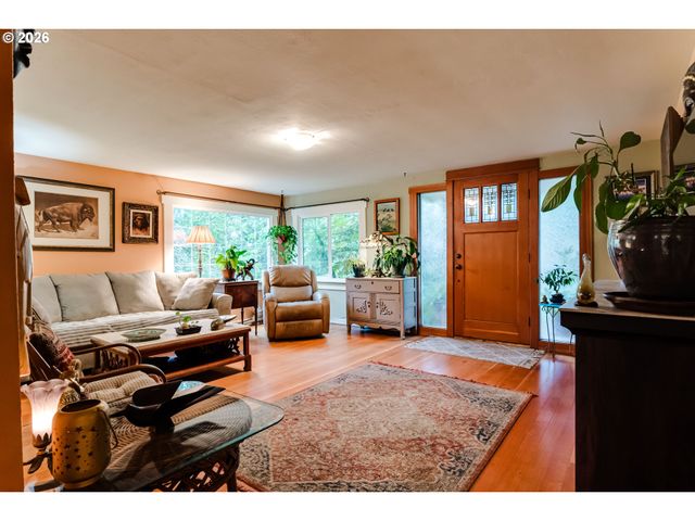 3374 LOMA LINDA Dr, Eugene, OR 97405