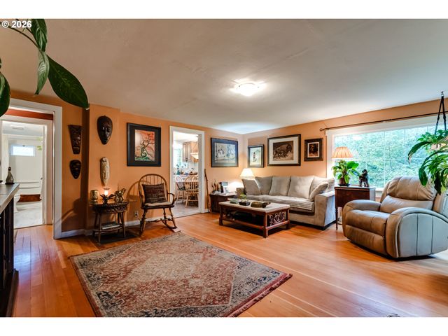 3374 LOMA LINDA Dr, Eugene, OR 97405