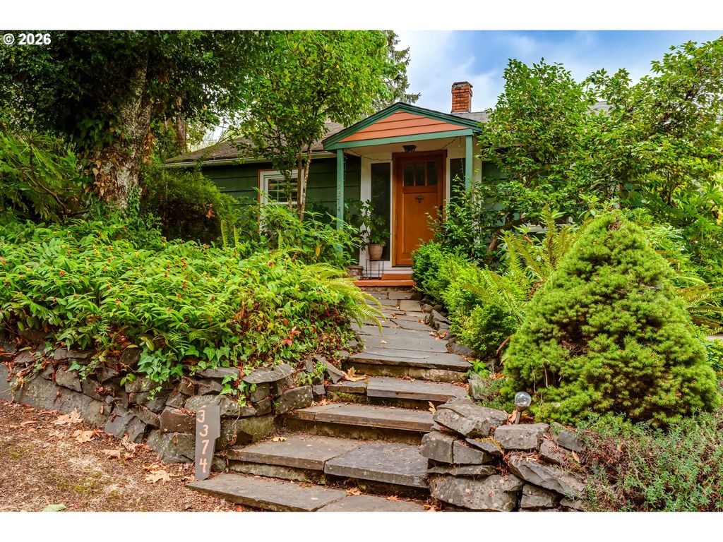 3374 LOMA LINDA Dr, Eugene, OR 97405