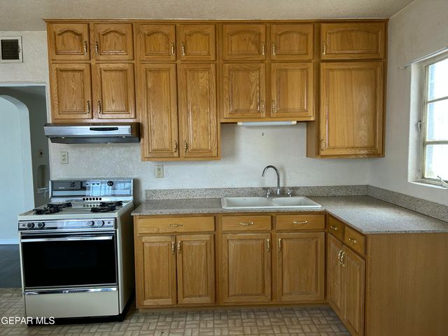 4633 LA LUZ Avenue, El Paso, TX 79903