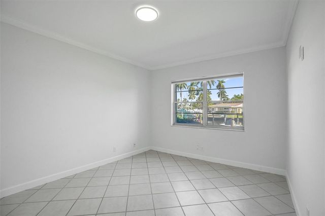 2201 SE 9th Street 106, Pompano Beach, FL 33062
