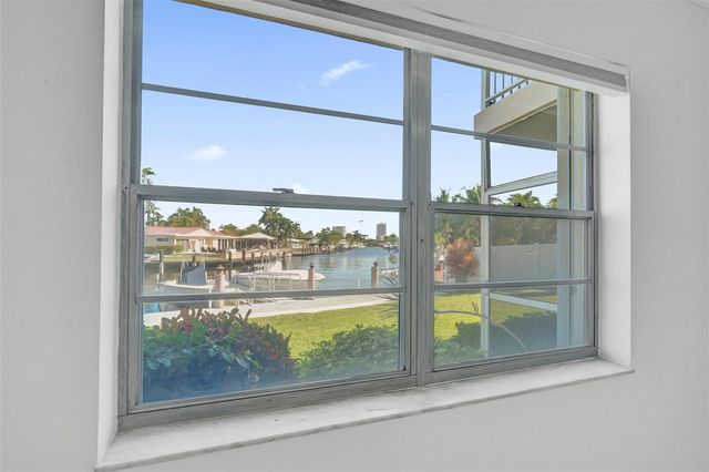 2201 SE 9th Street 106, Pompano Beach, FL 33062