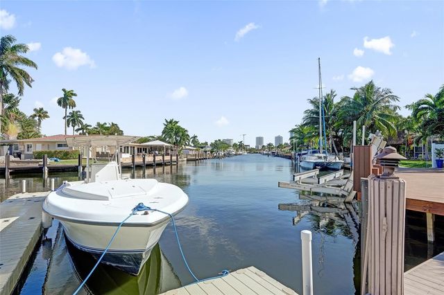 2201 SE 9th Street 106, Pompano Beach, FL 33062