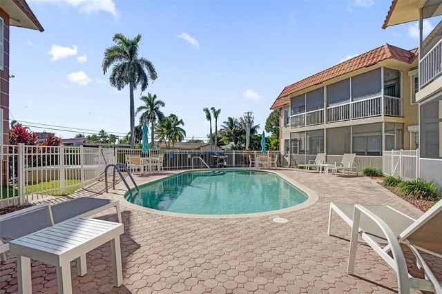 2201 SE 9th Street 106, Pompano Beach, FL 33062