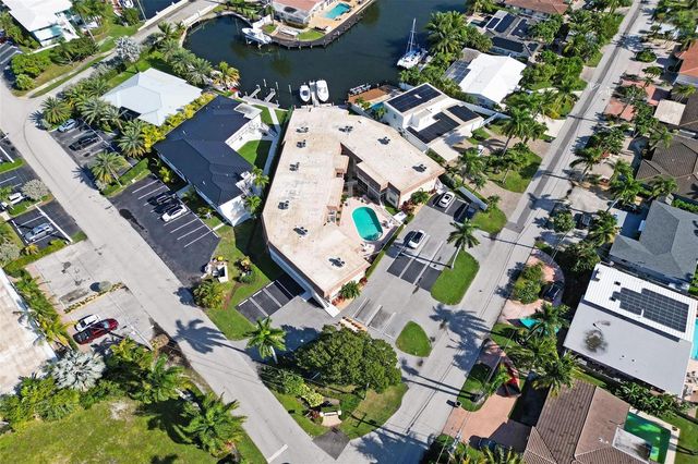2201 SE 9th Street 106, Pompano Beach, FL 33062