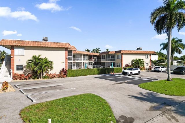 2201 SE 9th Street 106, Pompano Beach, FL 33062