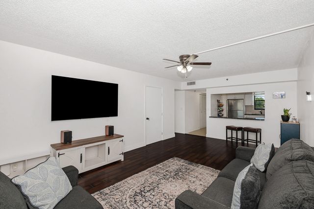 9235 SW 8th Street 502, Boca Raton, FL 33428