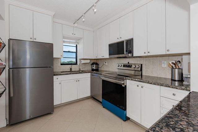 9235 SW 8th Street 502, Boca Raton, FL 33428