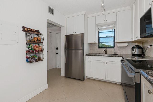 9235 SW 8th Street 502, Boca Raton, FL 33428