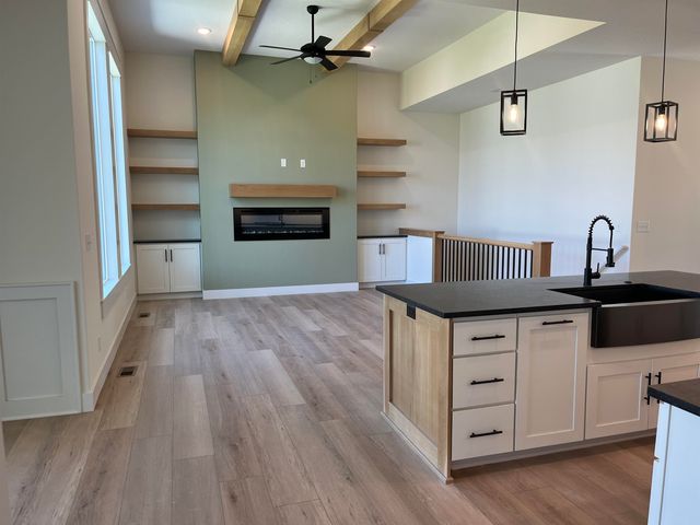 4965 N Emerald Ct, Maize, KS 67101