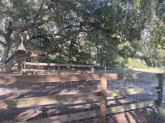 13880 SE 47TH STREET ROAD, Ocklawaha, FL 32179
