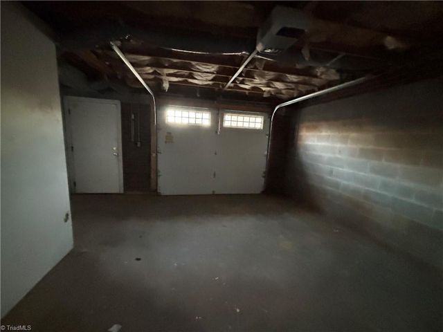 6002 Deer Hunter Lane, Lexington, NC 27295