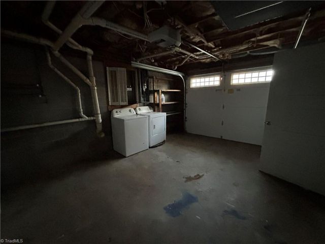 6002 Deer Hunter Lane, Lexington, NC 27295