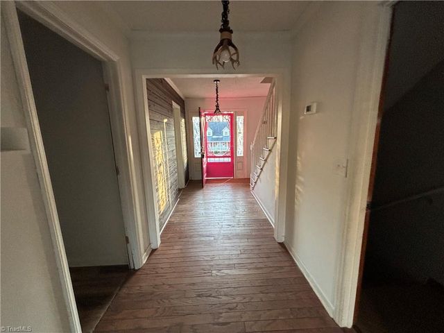 6002 Deer Hunter Lane, Lexington, NC 27295