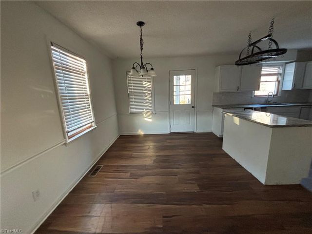 6002 Deer Hunter Lane, Lexington, NC 27295