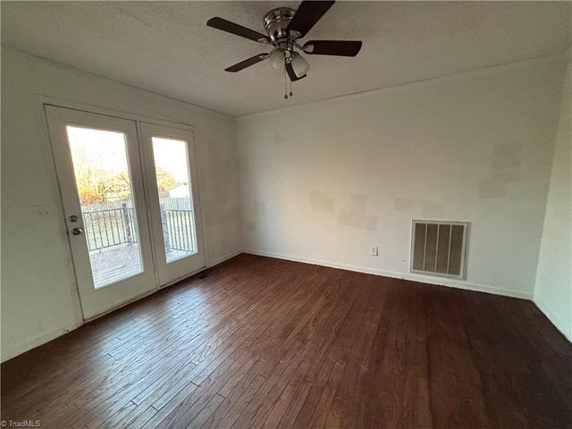 6002 Deer Hunter Lane, Lexington, NC 27295