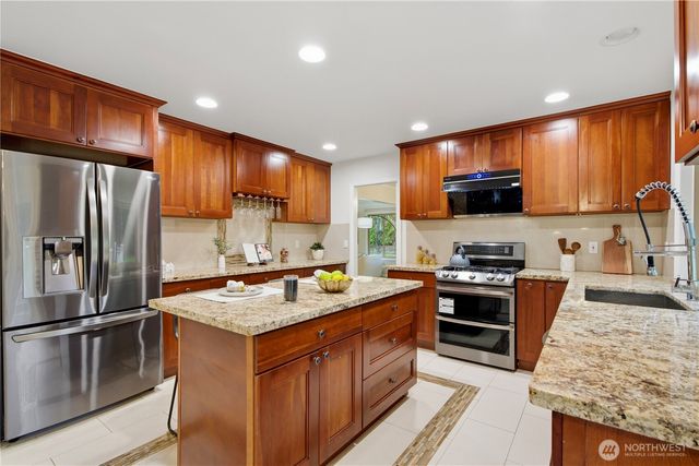 26419 NE 27th Dr, Redmond, WA 98053