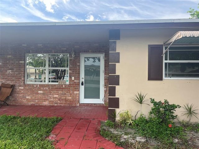 420 SE 13th Drive, Deerfield Beach, FL 33441