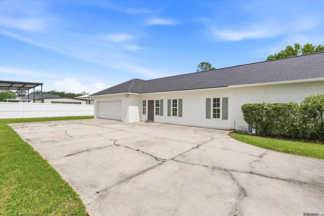 14377 Lazy Oaks Dr, Gonzales, LA 70737