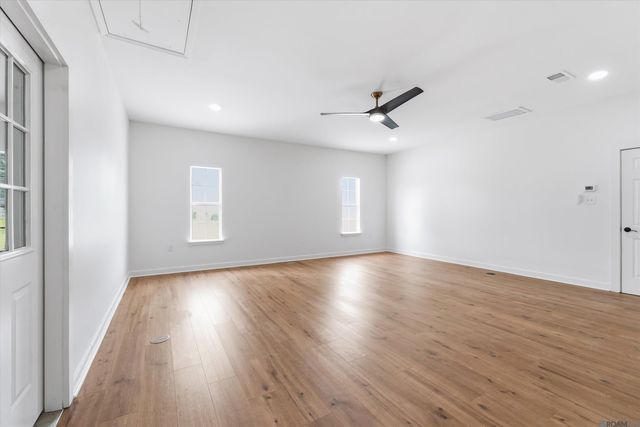 14377 Lazy Oaks Dr, Gonzales, LA 70737