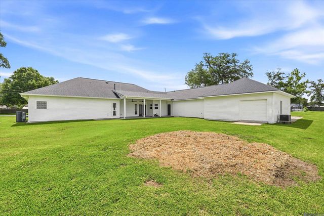 14377 Lazy Oaks Dr, Gonzales, LA 70737