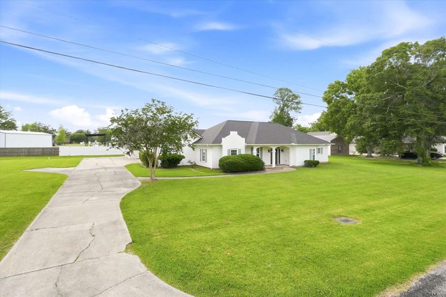 14377 Lazy Oaks Dr, Gonzales, LA 70737