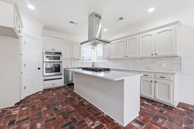 14377 Lazy Oaks Dr, Gonzales, LA 70737