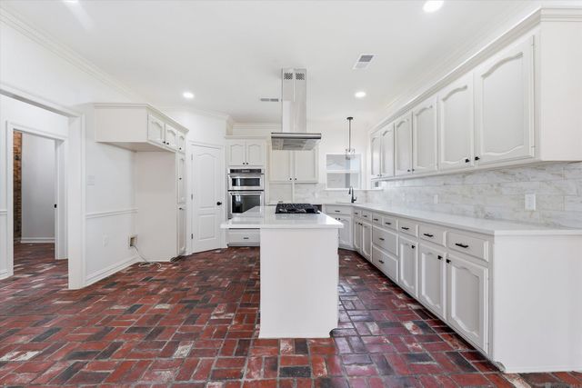 14377 Lazy Oaks Dr, Gonzales, LA 70737