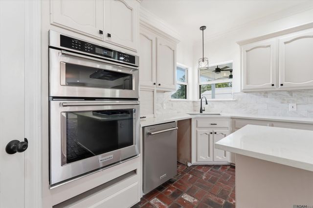 14377 Lazy Oaks Dr, Gonzales, LA 70737
